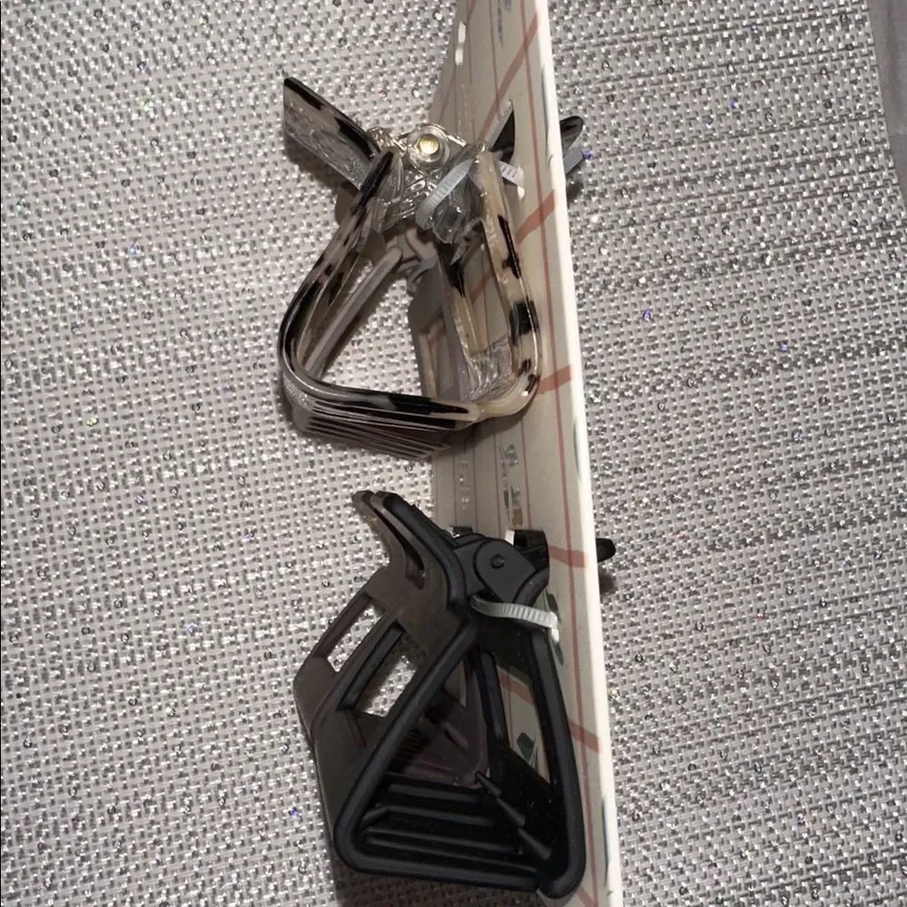 nOir set of four square matte and tortoiseshell acetate neutral hair claw clips